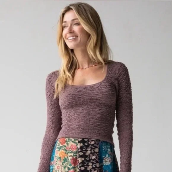 NATURAL LIFE Danielle Square Neck Textured Long Sleeve Top - Mauve Brown - Picture 1 of 8